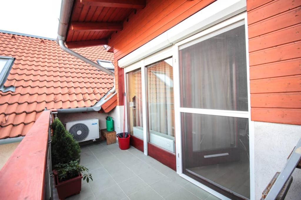 Entire Home Boedapest Buitenkant foto